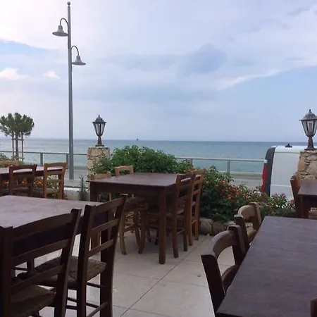 Mariko * Larnaca