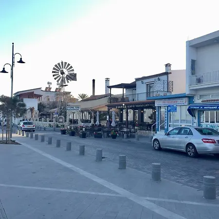 Mariko Larnaca