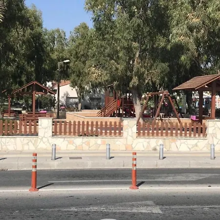 Mariko * Larnaca
